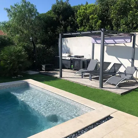 Chemin De La Roseraie *