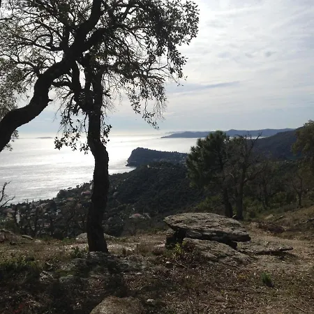 Chemin De La Roseraie Villa *